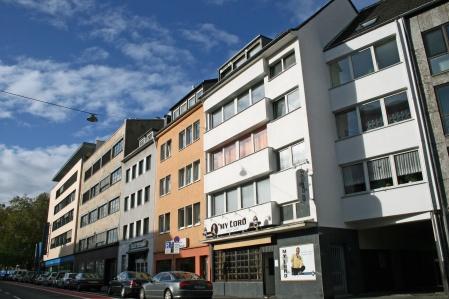 Seitenansicht Mehrfamilienhaus K�ln