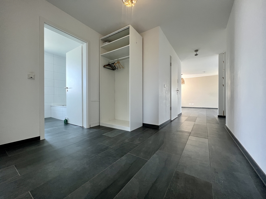 Ger�umiger Flur II Penthousewohnung Pulheim