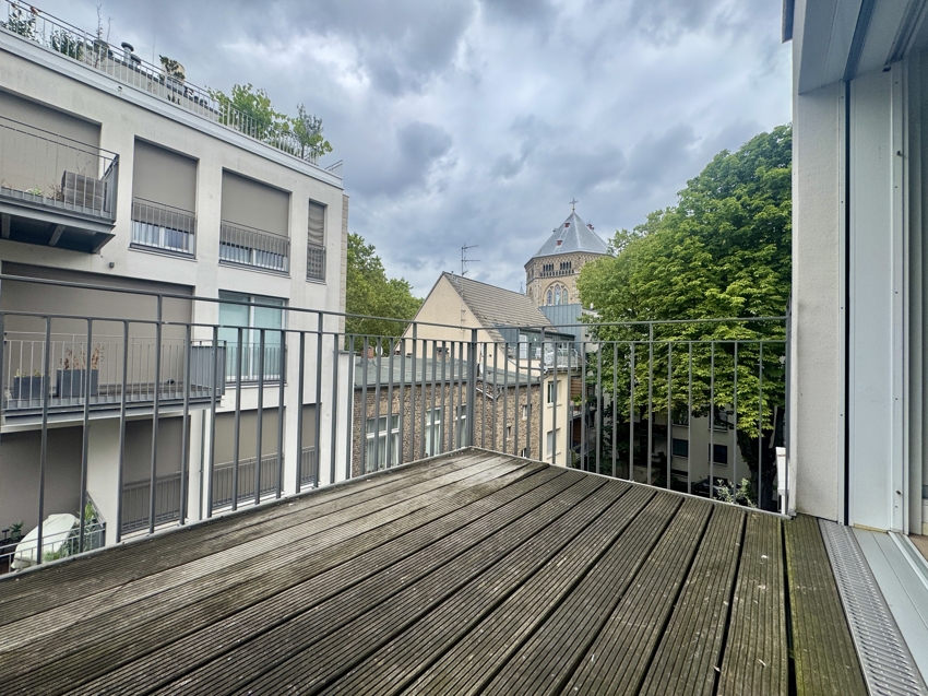 Balkon Eltern-Schlafzimmer Etagenwohnung K�ln