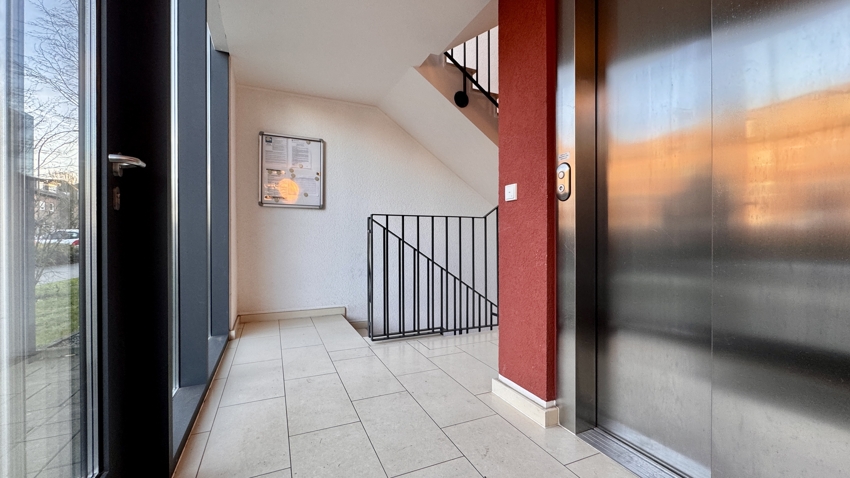 Gepflegtes Treppenhaus II Etagenwohnung H�rth