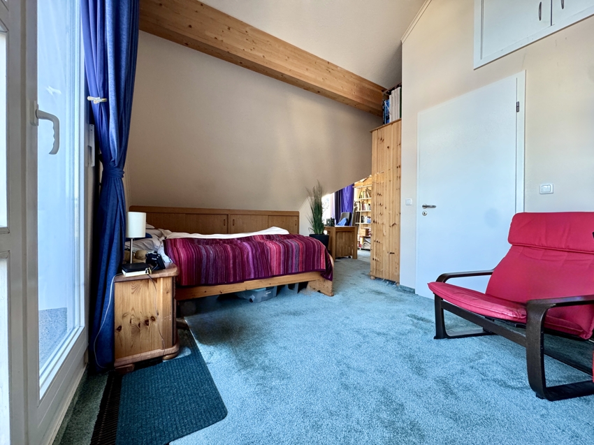 Gro�es Schlafzimmer im DG Doppelhaush�lfte Zeuthen