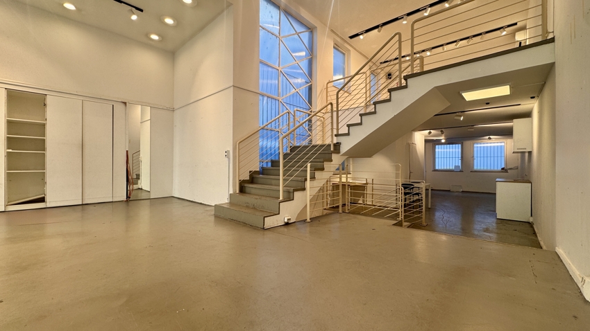 Zugang zur Empore Ladenlokal K�ln