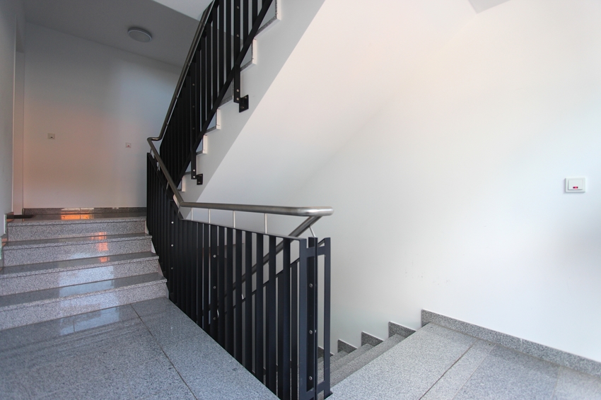 Gepflegtes Treppenhaus 2 Erdgeschosswohnung Pulheim