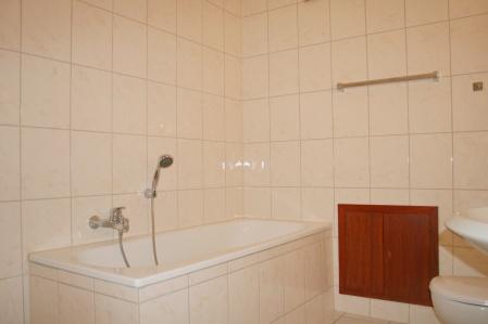 Beispiel Wannenbad Mehrfamilienhaus H�rth