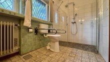 Gro�es Tageslicht-Bad SAYAN Immobilien - Burgauer Wald:EFH mit Ausbaum�glichkeit auf einem 1102 m� gro�en S�d-Grundst�ck -