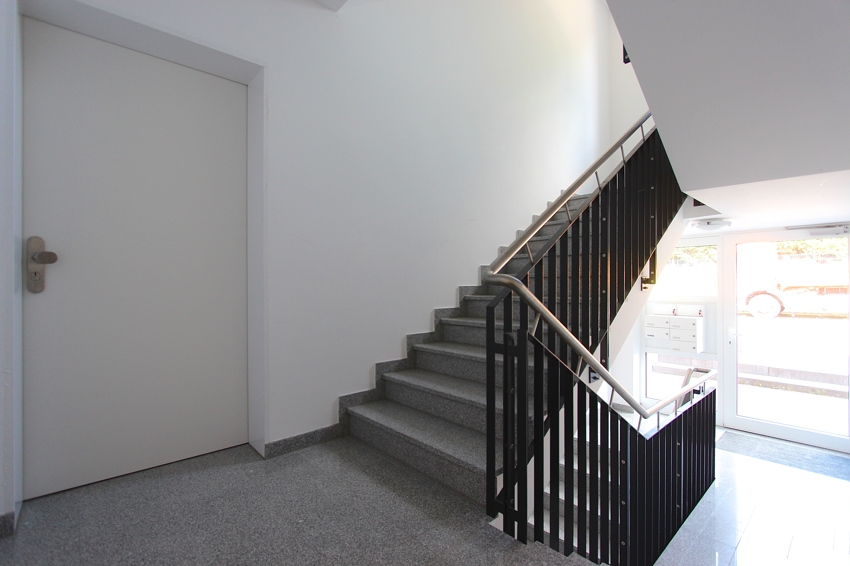 Gepflegtes Treppenhaus Erdgeschosswohnung Pulheim