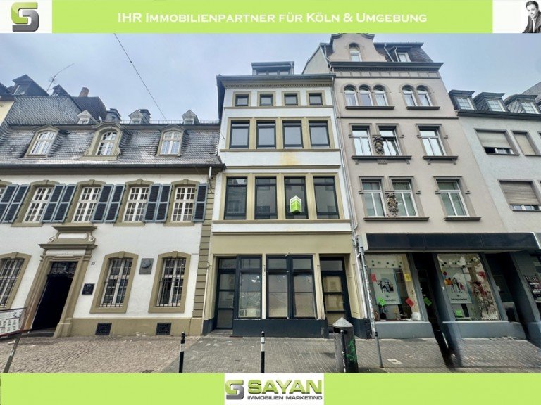 Hausansicht Trier Mehrfamilienhaus SAYAN Immobilien -Historischer & kernsanierter Altbau in direkter Nachbarschaft zum Karl-Marx-Haus-