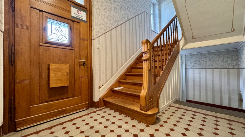 Gepflegtes Treppenhaus Villa Leichlingen