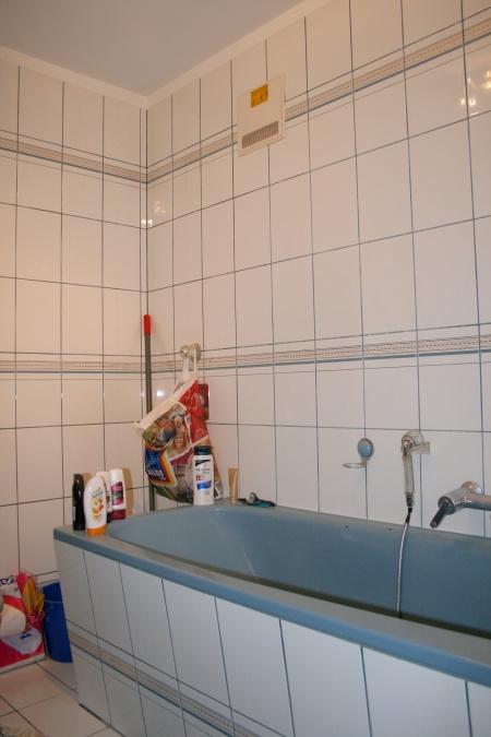 Badezimmer EG Mehrfamilienhaus K�ln