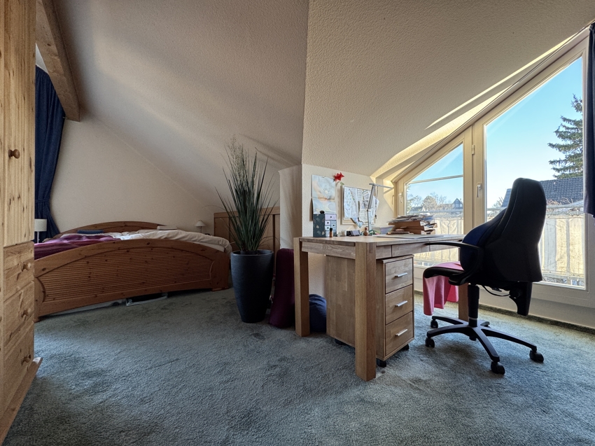 Gro�es Schlafzimmer im DG II Doppelhaush�lfte Zeuthen