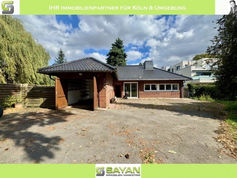 Hausansicht D�ren Einfamilienhaus SAYAN Immobilien - Burgauer Wald:EFH mit Ausbaum�glichkeit auf einem 1102 m� gro�en S�d-Grundst�ck -